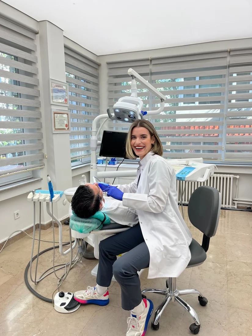 Dr. Cansu Öztürk treating a patient at GC Clinic, Istanbul