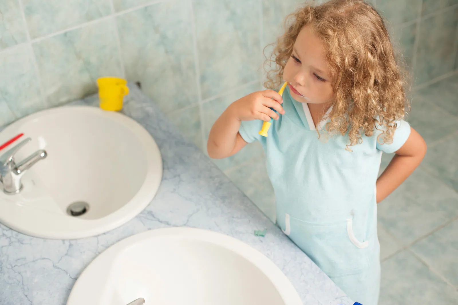 Babyflaschen-Karies: warum die ersten Zähne so verletzlich sind