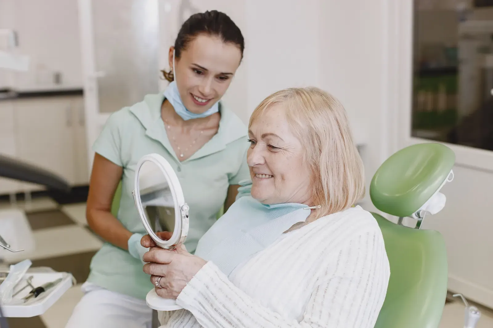 "Denti alla Turca": La Verità, i Rischi e Come Scegliere.