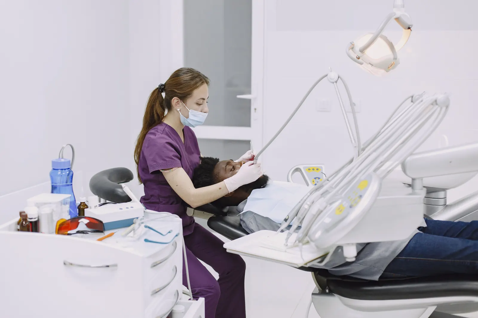 Drei-Stufen-Triage Mundbeschwerden — Notfall vs. Routine vs. Selbstbehandlung